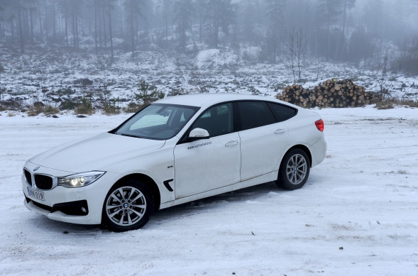 BMW 320i Gran Turismo tarjoaa täydellisen ajokokemuksen.