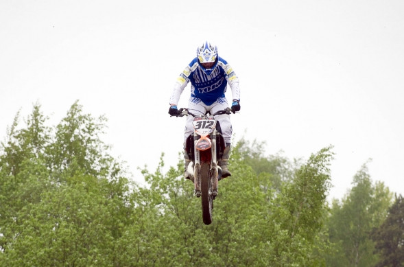 Motocrossin MM-sarjassa parhaimmillaan kuudenneksi ajanut Miska Aaltonen kouluttaa nykyään tulevaisuuden motocross-kuskeja.