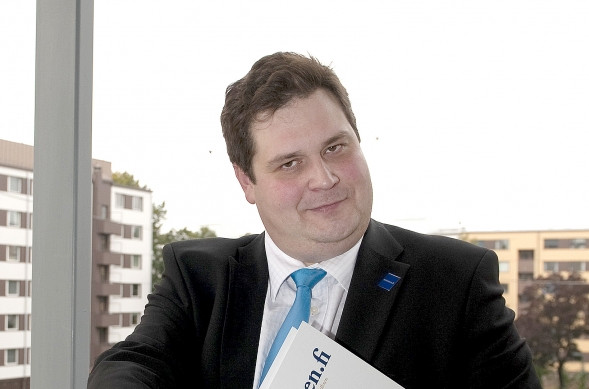 Kiinteist&#246;v&#228;litt&#228;j&#228; Jethro Rostedt muistuttaa, ett&#228; asuntokauppojen tekeminen ulkomailla voi poiketa melkoisesti suomalaisista k&#228;yt&#228;nn&#246;ist&#228;.