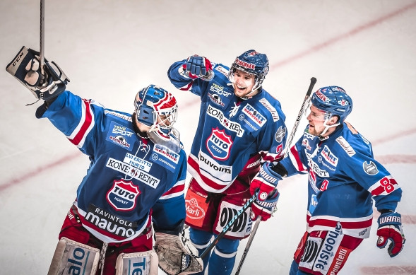 Tuton Kaapo Kähkönen valittiin Mestiksen tulokkaaksi ja All Stars -kentällisen maalile.