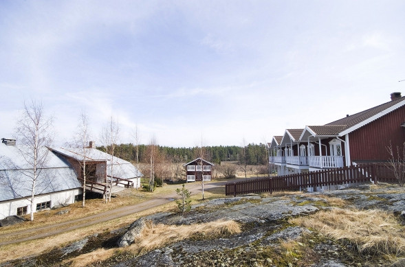 Saaristohotelli Vaihela on omistajaksi Holmberg Groupilla ja yrittäjiksi Heidi Heikkisen ja Kimmo Hotasen.