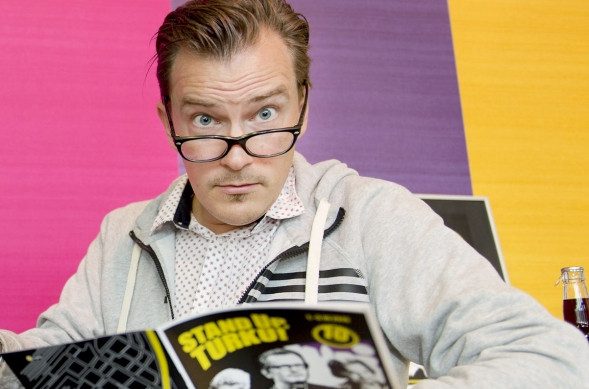 Stand Up, Turku! -festareilla voi nauraa myös taiteelliselle johtajalle Andre Wickströmille.