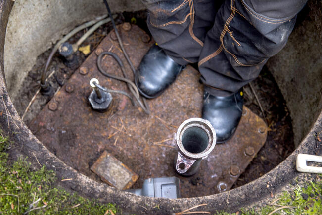 Jos säiliö ei sijaitse maan alla tai pohjavesialueella, laki ei velvoita tarkastamisesta.