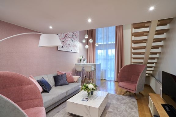 Kylpylän uudet teemasviitit saivat tunnustusta maan parhaina. Saunalliset sviitit ovat kaksikerroksisia ja eri teemoja on neljä. Kuvassa Romantic Suite. 