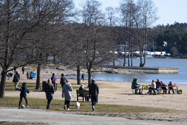 La¨hes puolet vastaajista lisa¨si viikoittaisten ulkoilupa¨ivien ma¨a¨ra¨a¨.