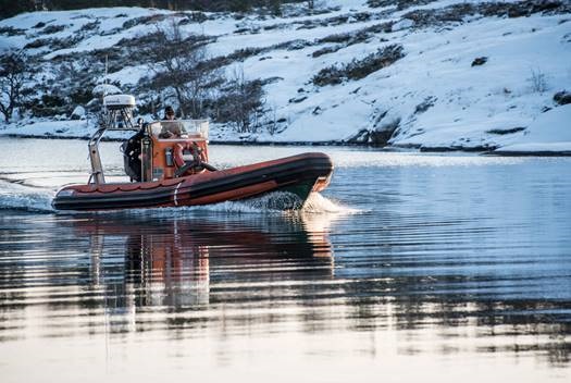 Merivartiosto muistuttaa, ett&#228; jos veneilykautesi on jo alkanut, niin muista t&#228;hystyksen t&#228;rkeys ja suhteuta nopeutesi vallitseviin olosuhteisiin, niin ett&#228; ehdit v&#228;ist&#228;m&#228;&#228;n yll&#228;tt&#228;vi&#228;kin esteit&#228;.