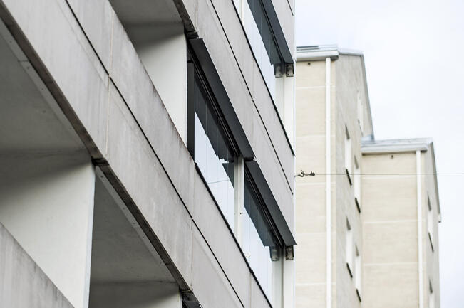 Korkeimman oikeuden ratkaisun perusteella asunto-osakeyhtiö ei voi enää vapaasti harkita luvan myöntämistä ilmalämpöpumpun asentamiseen huoneistoparvekkeelle.