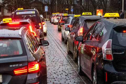 Varsinais-Suomessa Kela-kyytejä tarjoavat ensi vuoden alusta alkaen Taksi Helsinki Oy ja Menevä Oy.