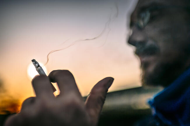 Kaikista korkeakouluopiskelijoista noin viisi prosenttia kertoi tupakoivansa päivittäin.