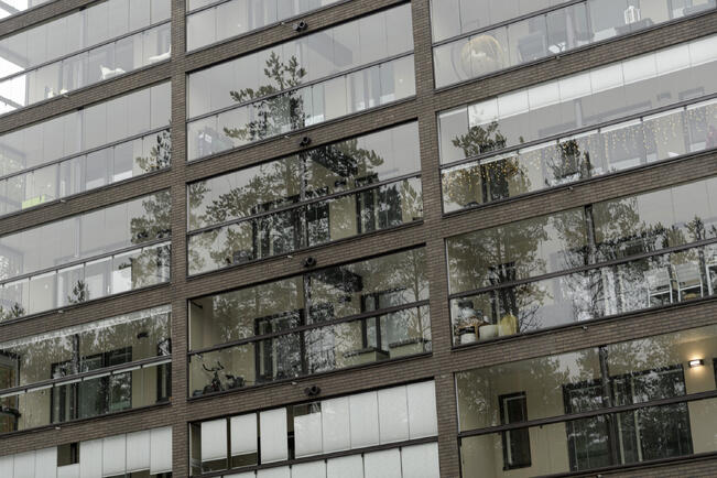 Asuntokauppojen määrä ja asuntojen hinnat laskevat ainakin ensi kevääseen asti.