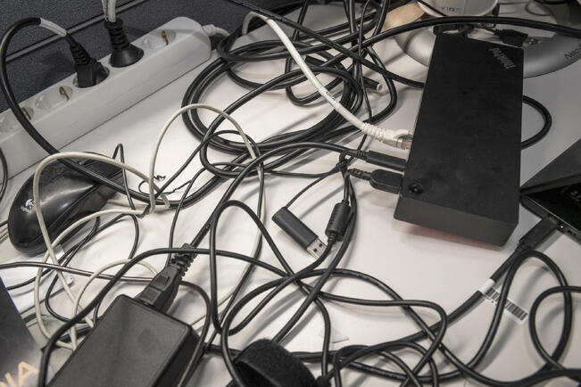 Vanhassa sählölämmitteisessä asunnossa taloussähkön eli kylmälaitteiden kodin muiden  sähkölaitteiden osuus on noin 30 prosenttia sähkönkulutuksesta.