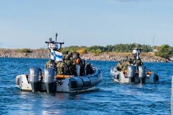 L&#228;nsi-Suomen merivartiosto partioi venekalustolla viime vuonna noin 14 000 tuntia ja vartiolaivalla noin 13 000 tuntia. 