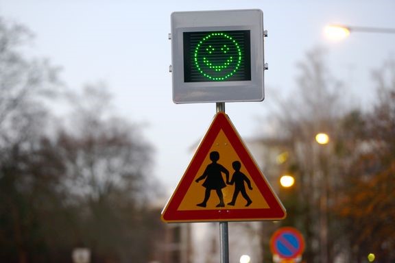 Liikenteess&#228; t&#228;ytyy varautua yll&#228;tt&#228;viin tilanteisiin, ja hetkellinenkin huomion herpaantuminen ajettaessa voi aiheuttaa vaaratilanteen. 