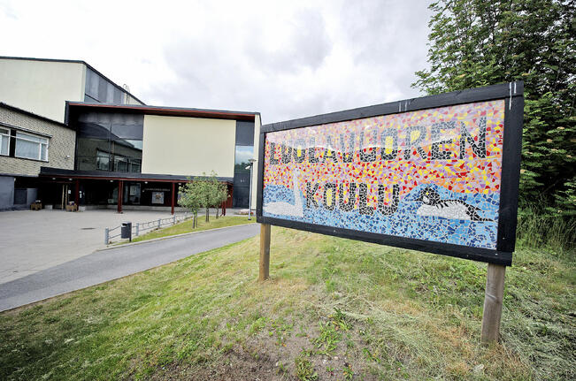 Luolavuoren koulu aiotaan purkaa.