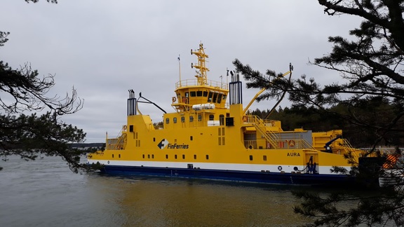 Lautta-alus Aura palaa lauttavälille Kustavi–Iniö.
