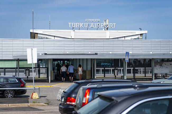 Turun lentoaseman matskustajamäärä elpyy koronan aiheuttamasta alhosta.