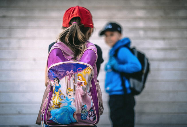 Hopen keräykseen lahjoitettavien laukkujen ja reppujen tulee olla uusia ja ajanmukaisia. 