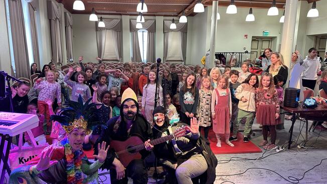 Turkuseura aloittaa Nappe Naakka ja linnut -kiertueen turkulaisissa päiväkodeissa. 