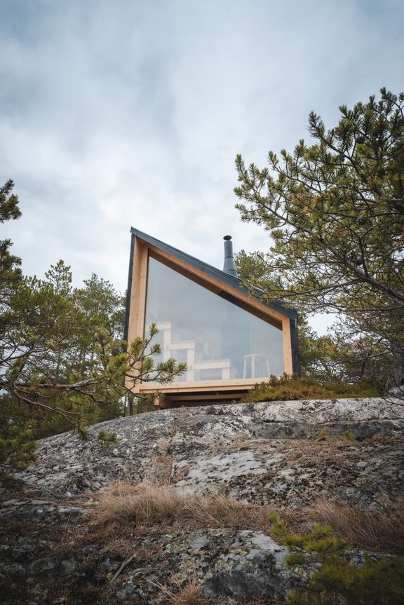 Saunan takana on suomalainen muotoiluyritys Space of Mind. 