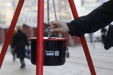 Joulupadat saapuvat kaduille ja kauppakeskuksiin perjantaina 15. joulukuuta.