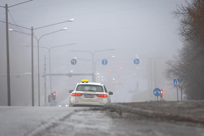 Taksia käytettiin Turussa viime vuonna eniten silloin, kun lähdettiin matkoille, juhlimaan tai sairaalaan. 