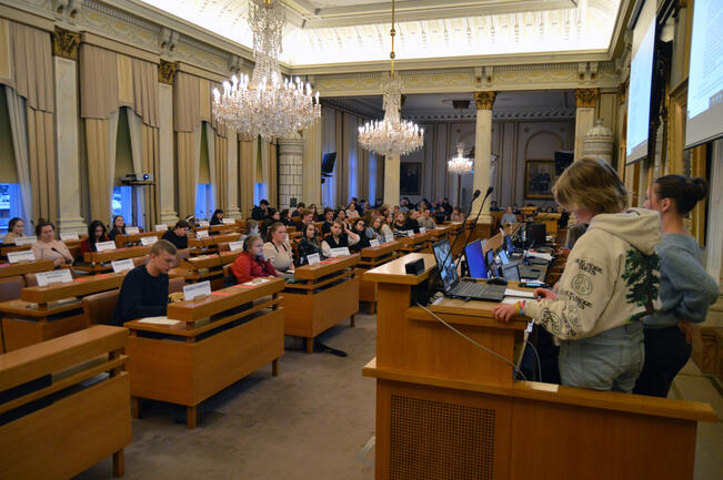 Nuorisovaltuuston myöntämään rahoitusta voi hakea kerran vuodessa.