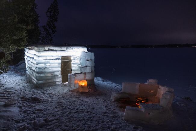 Jääsauna lämpenee noin 2–3 kertaa viikossa ilta-aikaan.