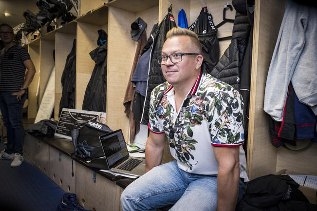 Petteri Nummelin tekee nykyään uraa valmentajana.