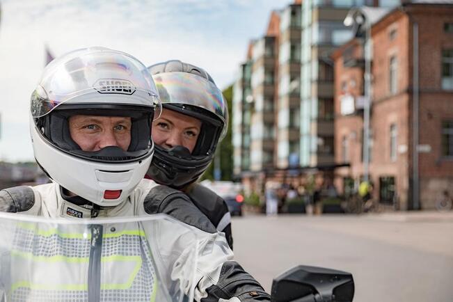 Kuljettajan on välttämätöntä tuntea ajoneuvonsa sekä ajo-oikeutensa myös moottoripyöräillessä. 