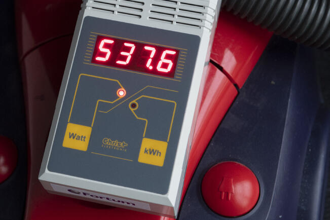 Taloyhtiöiden energiatehokkuutta ja päästöttömyyttä parantaville hankkeille on nykyisin saatavilla pankeista niin sanottua vihreää taloyhtiölainaa sekä EIR-takausta.