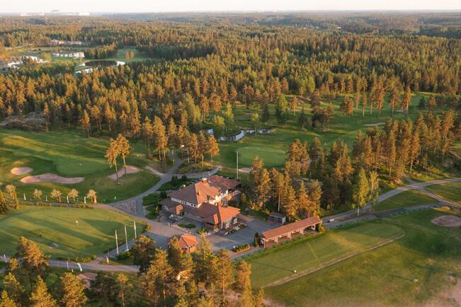 Kankaisten Golfin klubialue ja Kankas.