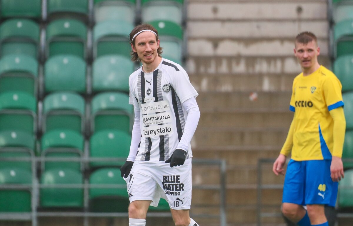 TPS-kasvatti Riku Sjöroos palaa raitapaitaan - Urheilu - Aamuset