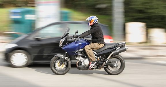 Vuosina 2013–2022 liikenteessä menehtyi lähes 200 moottoripyöräilijää. 