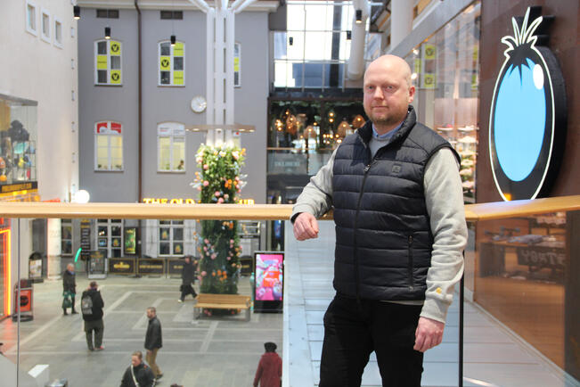 Hansakorttelin kauppakeskusjohtaja Henri Eteläpellon nuoruudessa Thalian suihkulähde oli tärkeä paikka. – Se oli aikanaan Turun versio Stokkan kellosta. Sen luona tavattiin. Muinainen Foijan sisäterassi Thaliassa oli toinen paikka, mihin monet treffit sovittiin. 