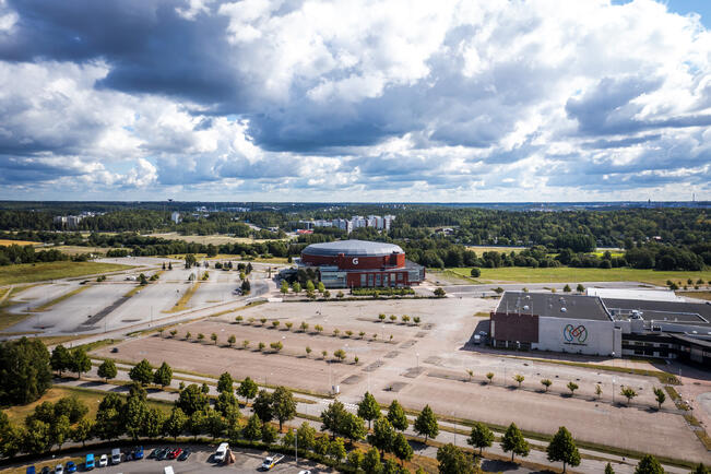 Messukeskukselta järjestetään oma linja-autokuljetus tapahtuma-alueelle ja takaisin noin 30 minuutin välein. 