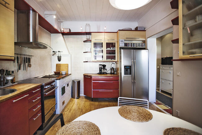 Kylmälaitteissa ongelmia aiheuttavat useimmin termostaatin, piirikortin tai kompressorin vikaantuminen ja sulamisvesiputken tukokset. 