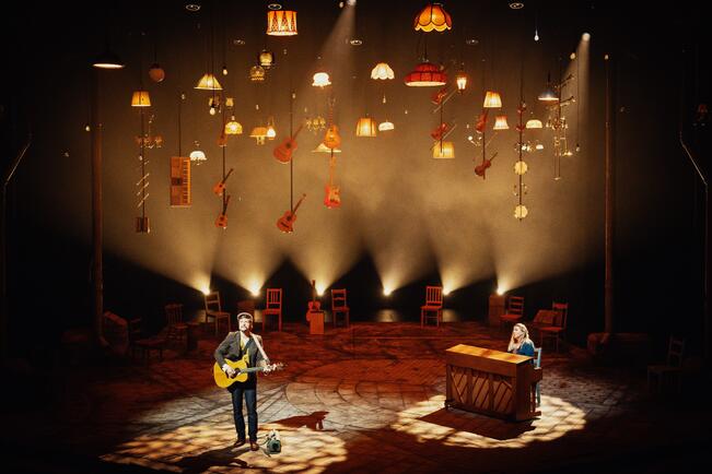 Mikael Saari ja Linda Hämäläinen.