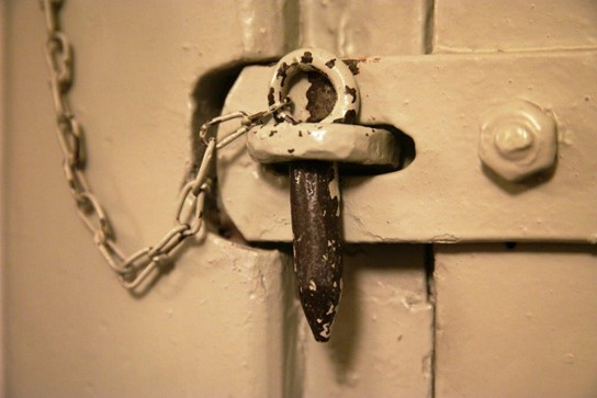 Prinkkalan putkan oven lukko. 