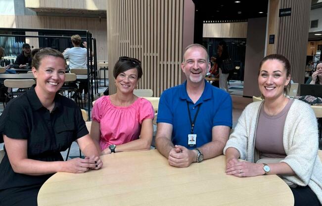 Projektissa työskentelevät toimintaterapeutti (YAMK), kouluttaja Niina-Kaisa Perälä Occu oy:stä (vas.), lehtori Minna Salakari ja erityisasiantuntija Jan Holmberg Turun ammattikorkeakoulusta sekä toimintaterapeutti, kouluttaja Susanne Rättö Occu oy:stä.