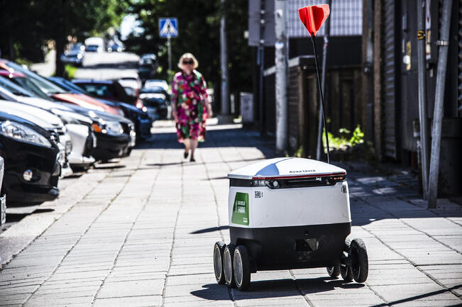 Kuljetusrobotin määrittely ajoneuvoksi aiheuttaa sen, että sitä ei voida pitää jalankulkijana.