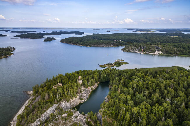 Varsinais-Suomen kansanedustajaryhmä ehdottaa määrärahan kohdentamista Saaristomeren ravinnekiertoon.