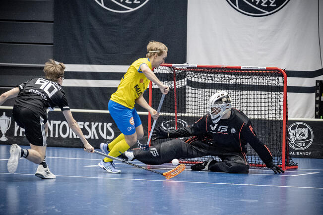 Olli Kuisma (kuvassa) pelaa TPS:n maalilla Oskari Fäldenin ohella erinomaista kautta. Kumpikin on päästänyt vain keskimäärin 2,5 maalia ottelua kohden. 