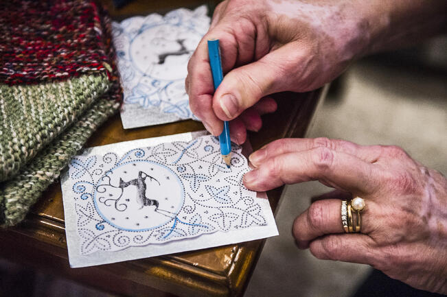 Turkulaisia kannustetaan lähettämään ikäihmisille joulukortteja.
