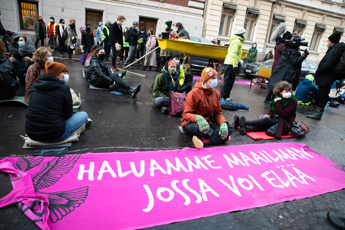 Kuva on Elokapinan marraskuun 2020 mielenosoituksesta, jossa osoitettiin mieltä EU:n maataloustukipolitiikkaa kohtaan.