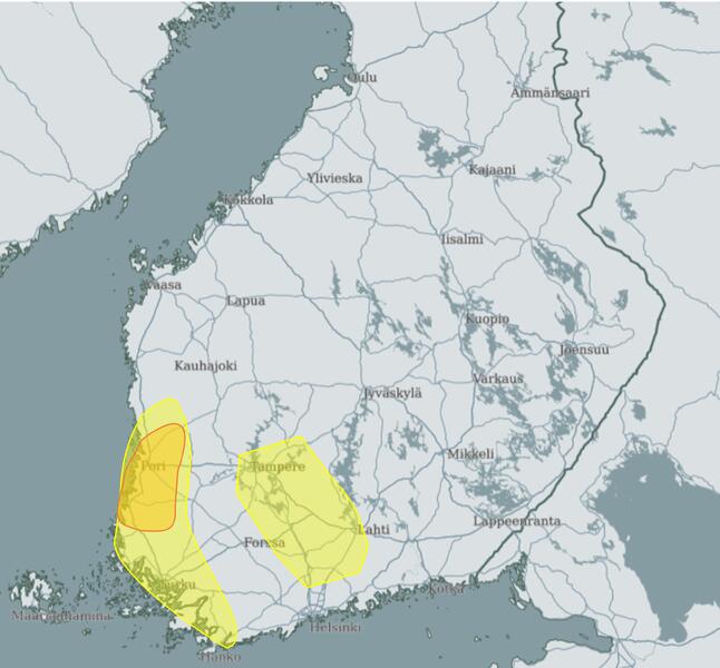 Myrskypuuskat kaatoivat puuta länsi- ja lounaisrannikon alueella (keltainen ja oranssi alue) ja raskas lumi¿kaatoi ja katkoi puita Pirkanmaalla ja Uudellamaalla (keltainen alue).