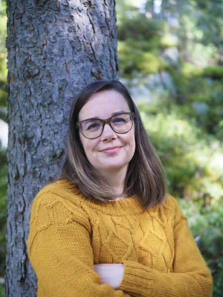 Helsinkiläinen tietokirjailija Pia Alapeteri mökkeilee Pieksämäellä. Turun saaristo on tullut tutuksi lapsuudenkesien purjehdusretkillä.