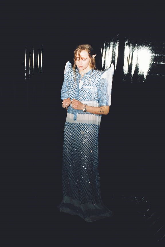 Silvana Imam n&#228;hd&#228;&#228;n Linnanpuistossa. 
