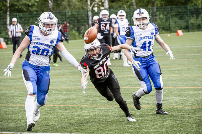 Trojans on yksi viidestä naisten Vaahteraliigassa pelaavasta joukkueesta.