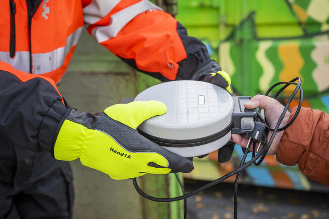 Pop up -lajitteluasemalla otetaan asukkailta maksutta vastaan muun muassa pienelektroniikkaa. 

