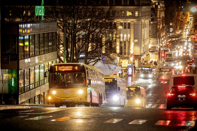 Asiakkaiden tyytyväisyyttä tutkitaan kolmesti vuodessa kyselytutkimuksella Fölin busseissa ja vesibusseissa. 
